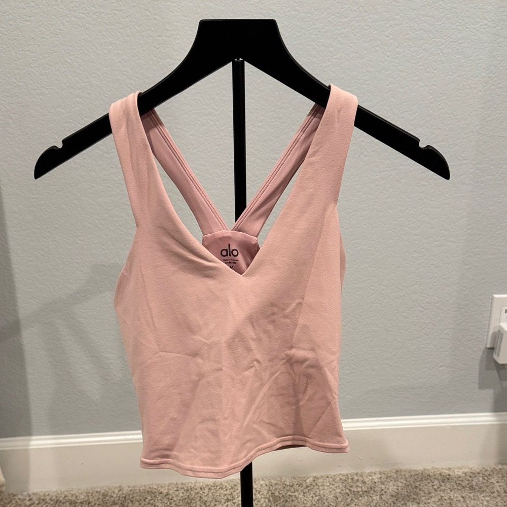 ALO Airbrush Real Bra Tank in Ballerina Pink size Medium - Picture 2 of 4
